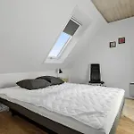 4 Bedroom Stunning In * Glesborg