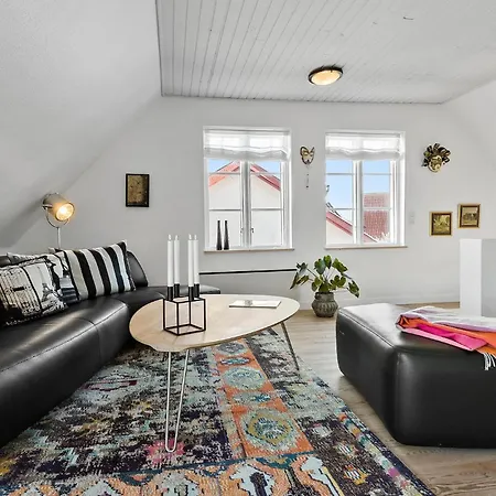 4 Bedroom Stunning In Glesborg
