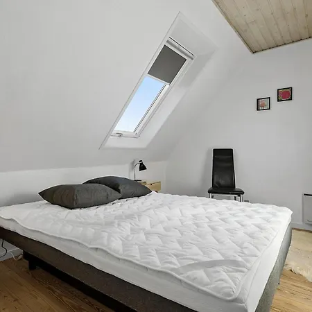 4 Bedroom Stunning In * Glesborg