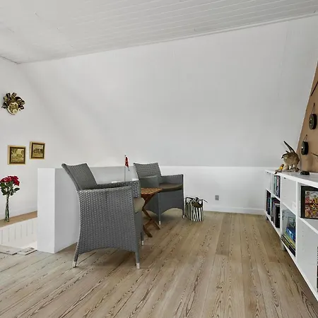 4 Bedroom Stunning In Glesborg