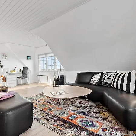 4 Bedroom Stunning In Дом отдыха Glesborg