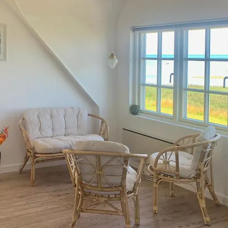 別荘 4 Bedroom Stunning In