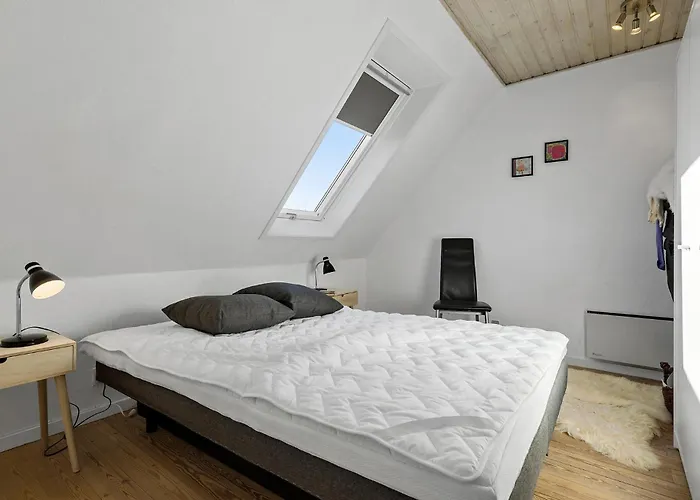 4 Bedroom Stunning In * Glesborg