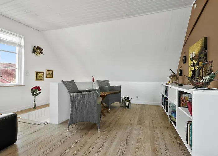 4 Bedroom Stunning In Glesborg